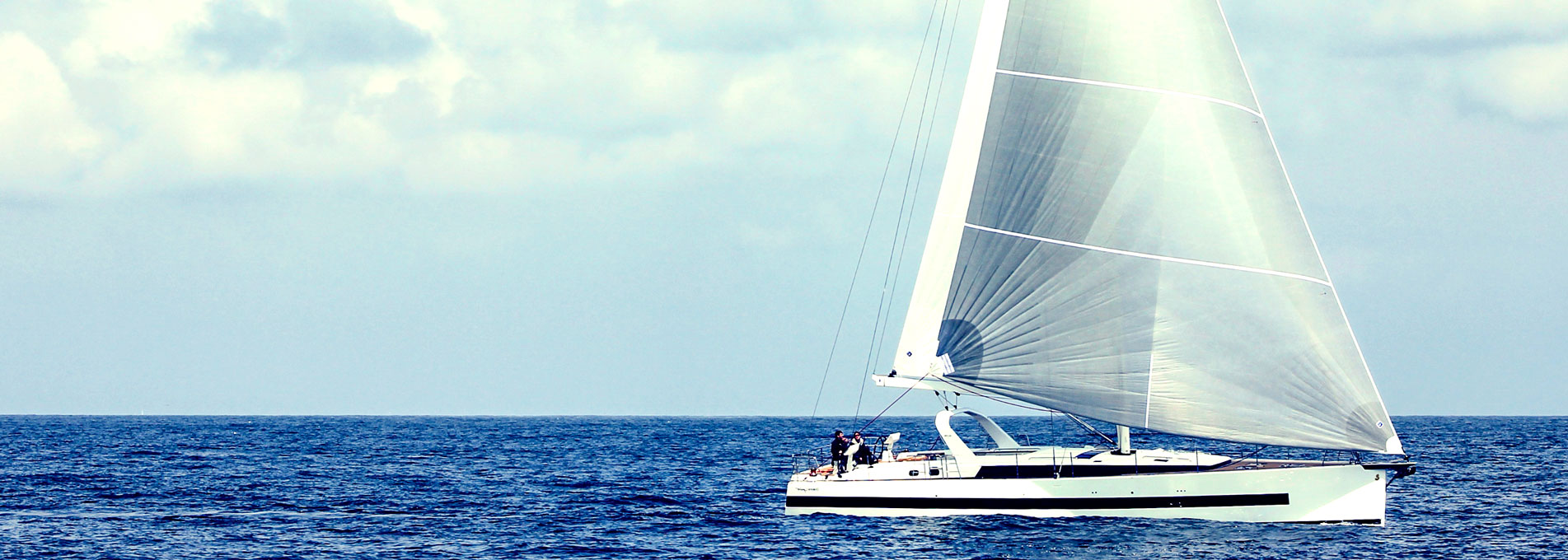 New Luxury Yacht from Beneteau - Oceanis Yacht 62