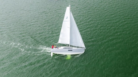 beneteau oceanis 30.1 image 2