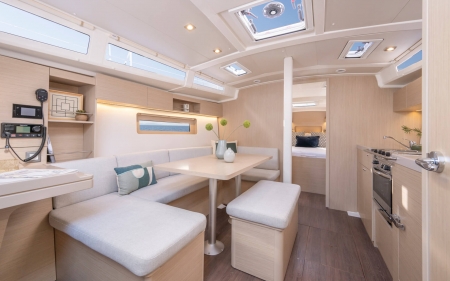 beneteau oceanis 37.1 image 9