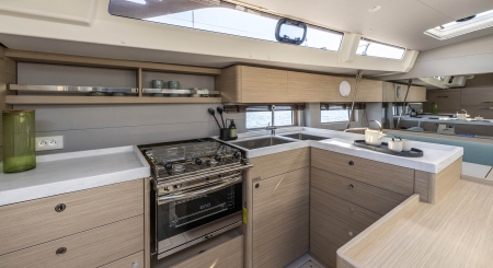 beneteau oceanis 52 image 9