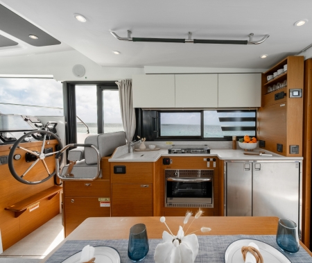 beneteau swift trawler 37 sedan image 9