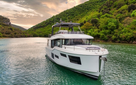 beneteau grand trawler 63 image 2