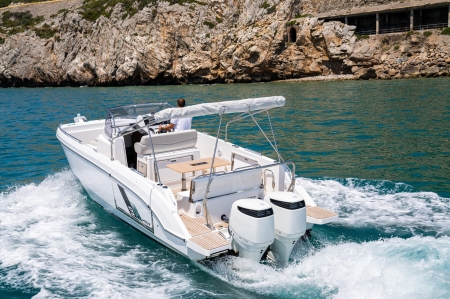 beneteau flyer 9 spacedeck image 1