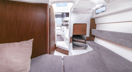 beneteau antares 8 image 7