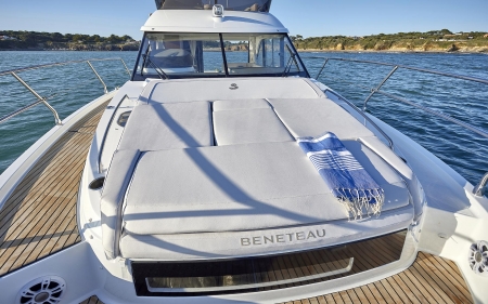 beneteau antares 12 fly image 3