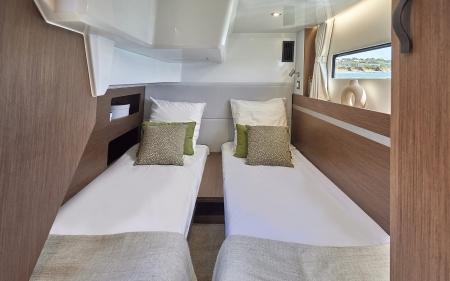 beneteau antares 12 fly image 8